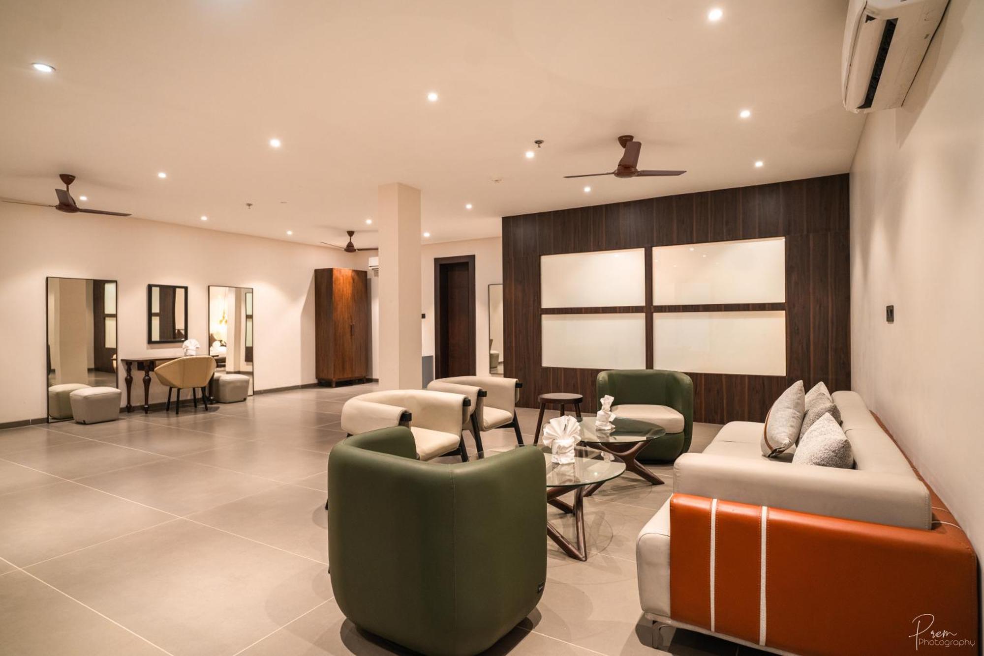 Hotel Omaya Garden Rāipur 外观 照片