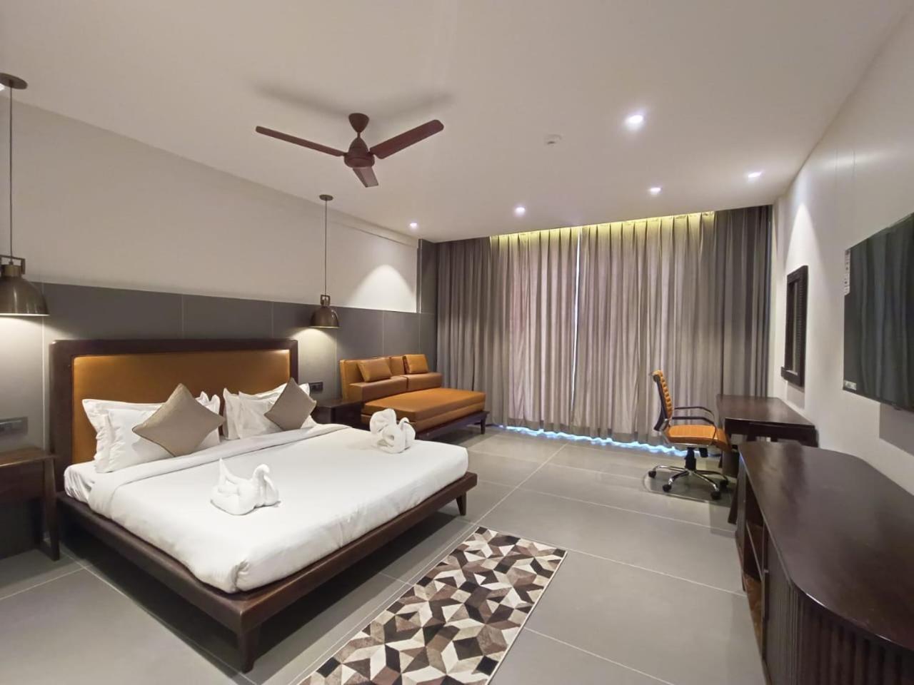 Hotel Omaya Garden Rāipur 外观 照片